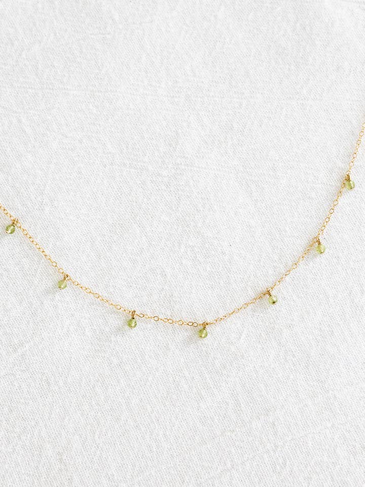 Collana con pendente peridoto per la vendita all'ingrosso da parte di Laine Honolulu
