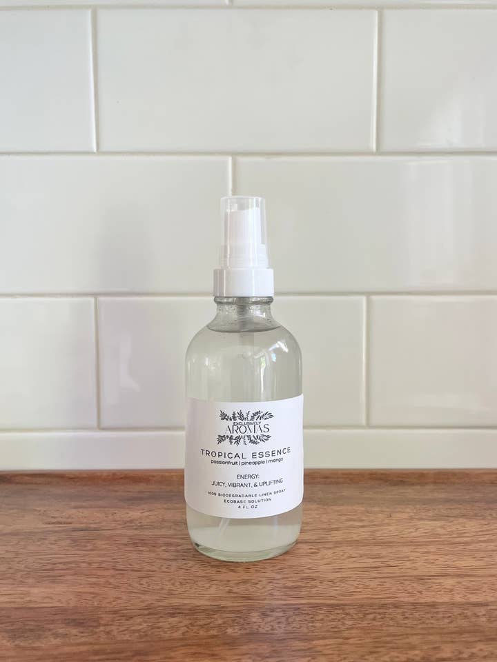 TROPICAL ESSENCE: Linneduftspray, 118 ml for engroshandel hos AROMAS
