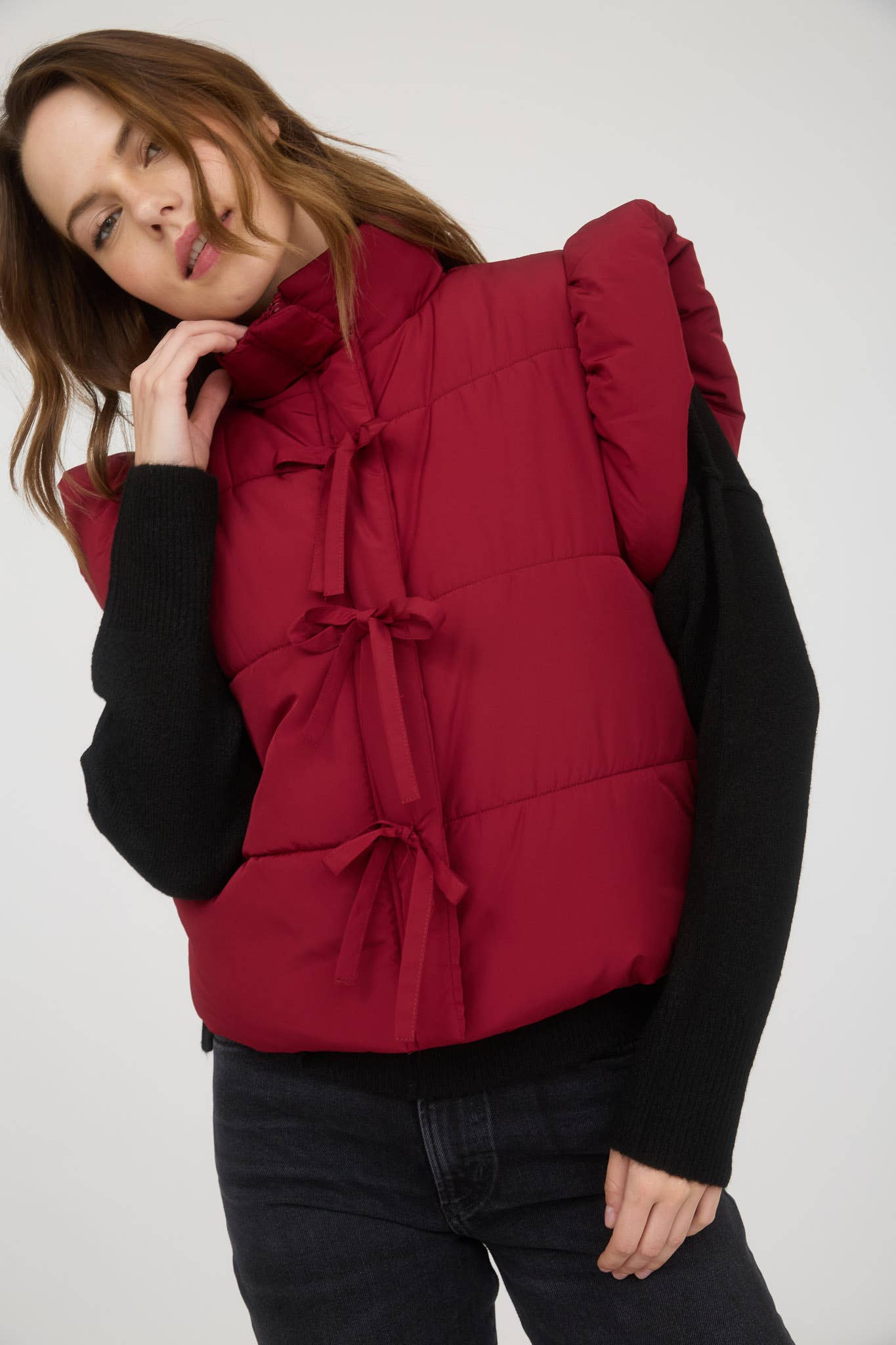 MINE - Vente Veste sans manches – femme - GILET MATELASSÉ À FERMETURE ÉCLAIR AVEC DÉTAIL NŒUD ET MANCHES VOLANTES4