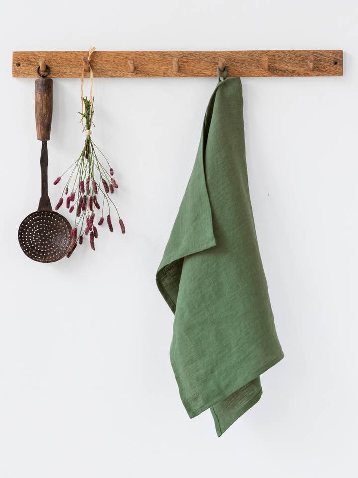 Linnen theedoek in bosgroen | Keukendoek voor wholesale door MagicLinen (We handle U.S. import procedures for you)