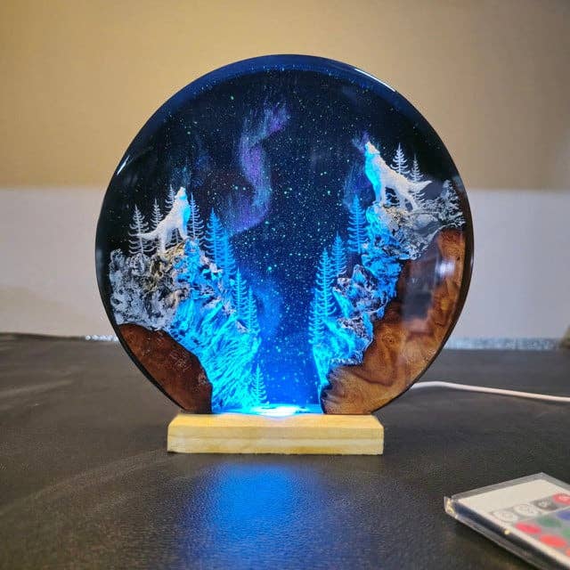 Merchemy - Wholesale Night Light - Resin Wolf Lamp Mother and Baby Wolf Under Hunter’s Moon 1