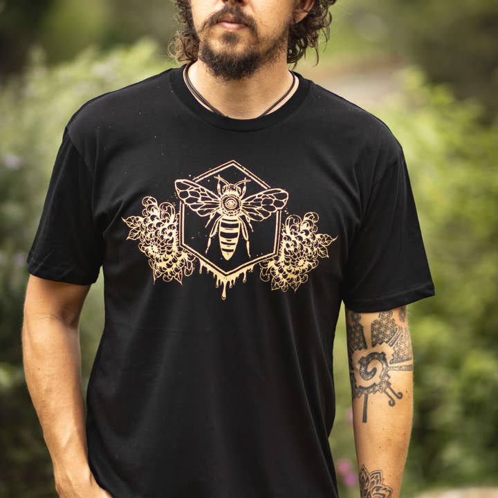 Art of Zig – wholesale T-shirts med screentryck – Unisex – BEE FLOWER Svart häftklammer T-shirt1