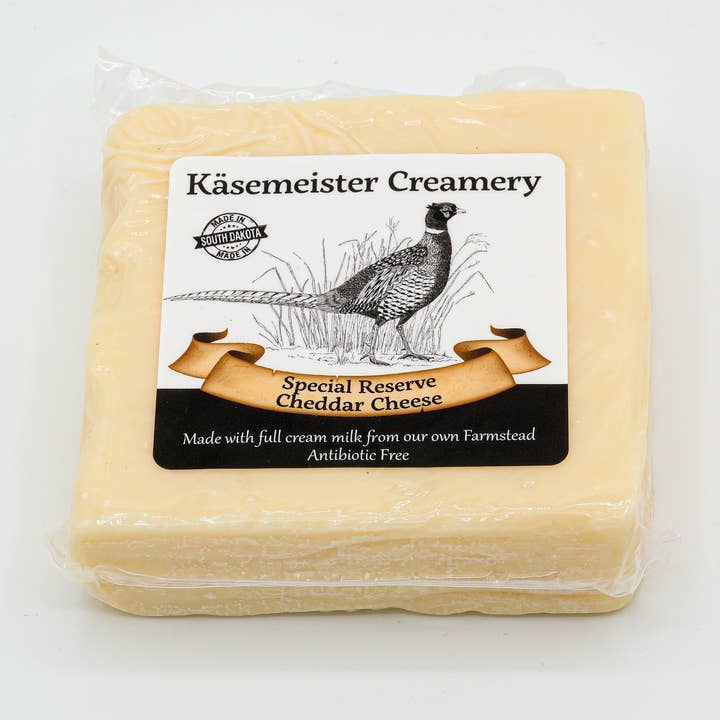 Cheddar Réserve Spéciale pour la vente par Kasemeister Creamery