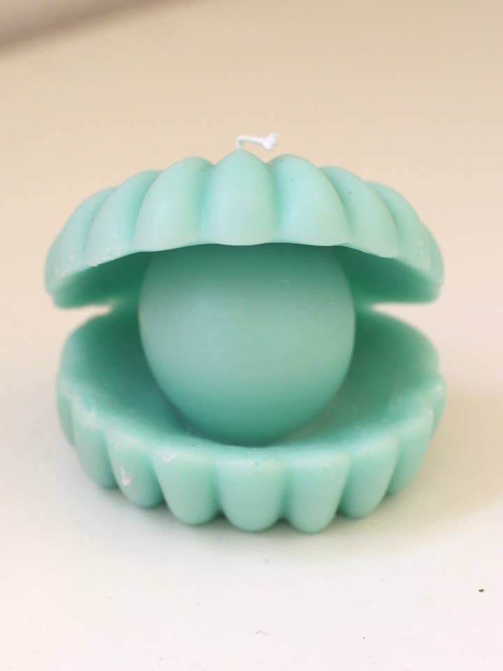 Clam Shell Candle for wholesale by Piaceri