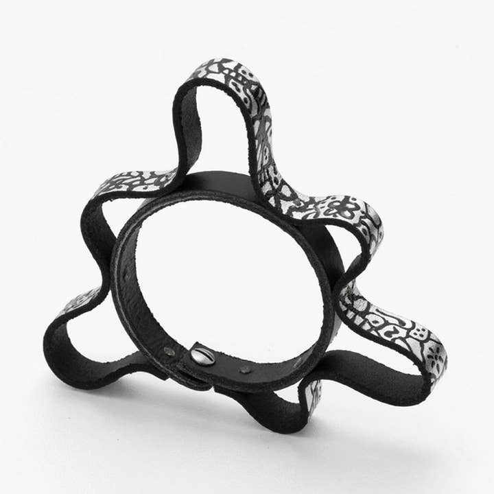 Gratis Wave Læderarmbånd for engroshandel hos C.KARAKALPAKI