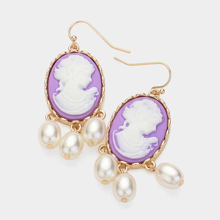 Triple Pearl Pyntede Cameo Dingle Øreringe for engroshandel hos Sensibling Corp.