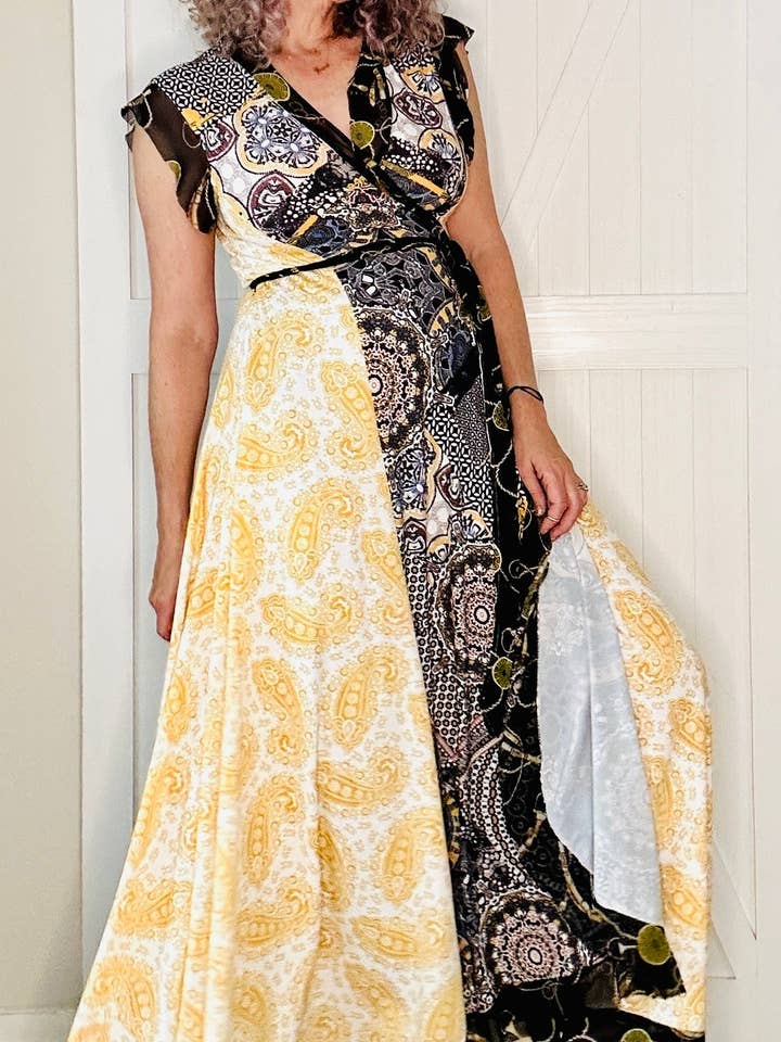 Black and Gold Wrap Maxi Dress for wholesale by Aerial Clothing sRQ