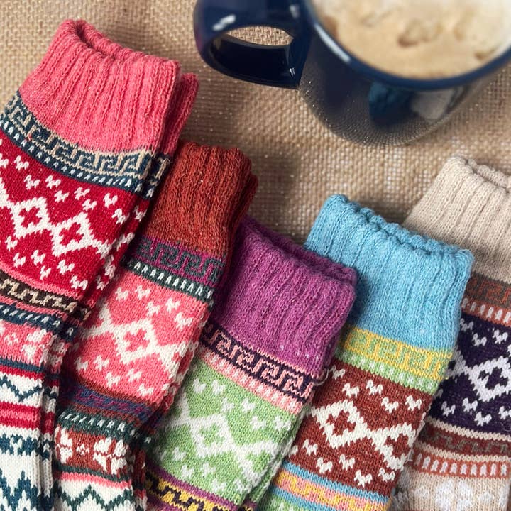 Daisy Dunes - Wholesale Socks - Women's - Eisley Retro Chevron Socks