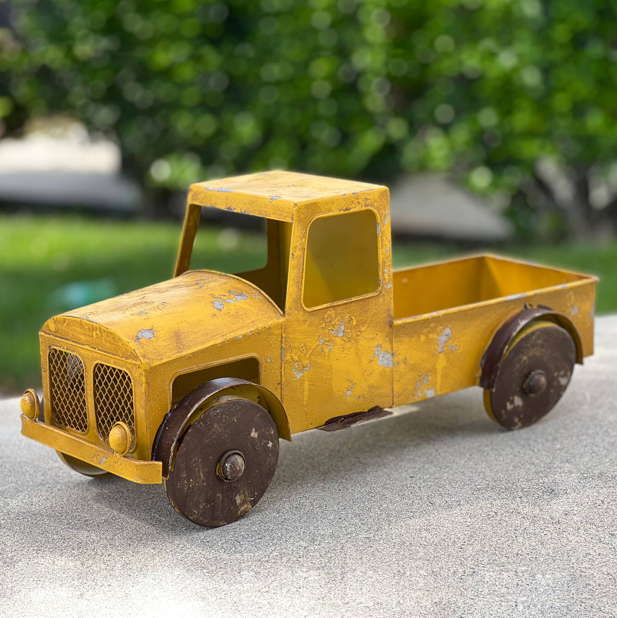 Galt International Company - Wholesale Outdoor Ornament/Decor - Rustic Metal Pickup Truck Outdoor Ornament/Decor6