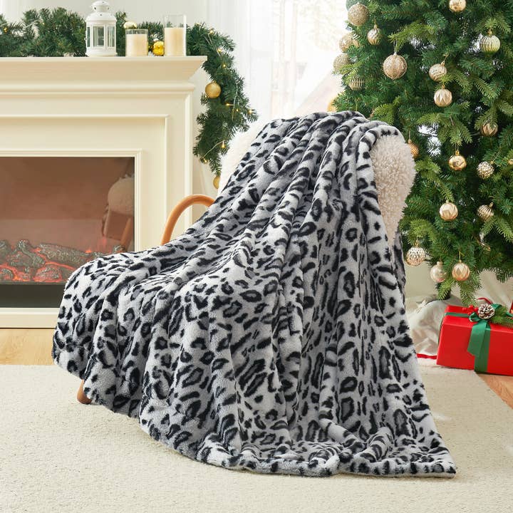 CB Faux Fur Throw Blankets Soft Bed Blanket, Leopard for wholesale by DreamValley