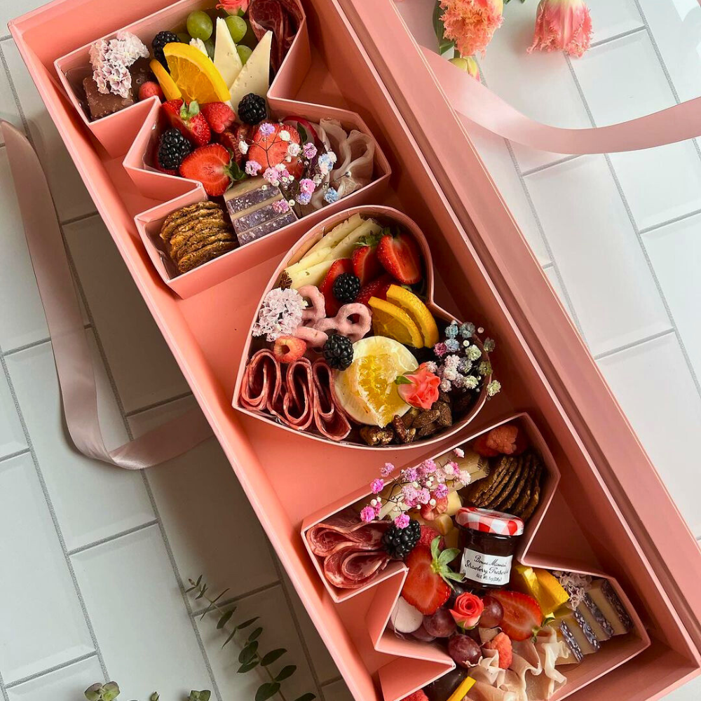 UNIKPACKAGING - Wholesale Gift Box - MOM Box with Clear Top, Plastic Liner & Ribbon – Gift Ready5