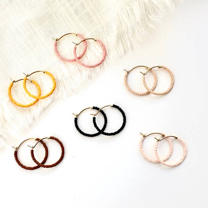 Tiny farve bøjler for engroshandel hos Ocean Breakup