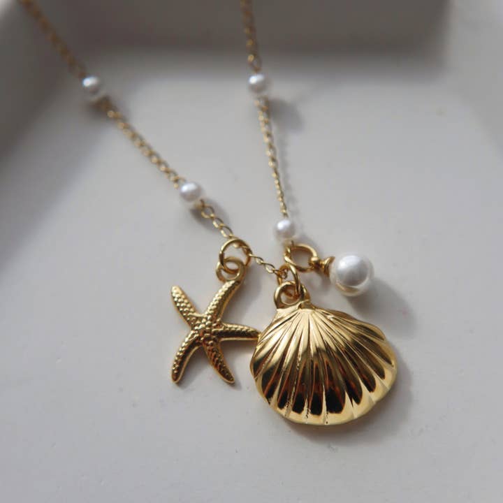 JESSA Jewelry - Wholesale Pendant/Charm Necklace - By the Shore Necklace | Shell and Star Pendant