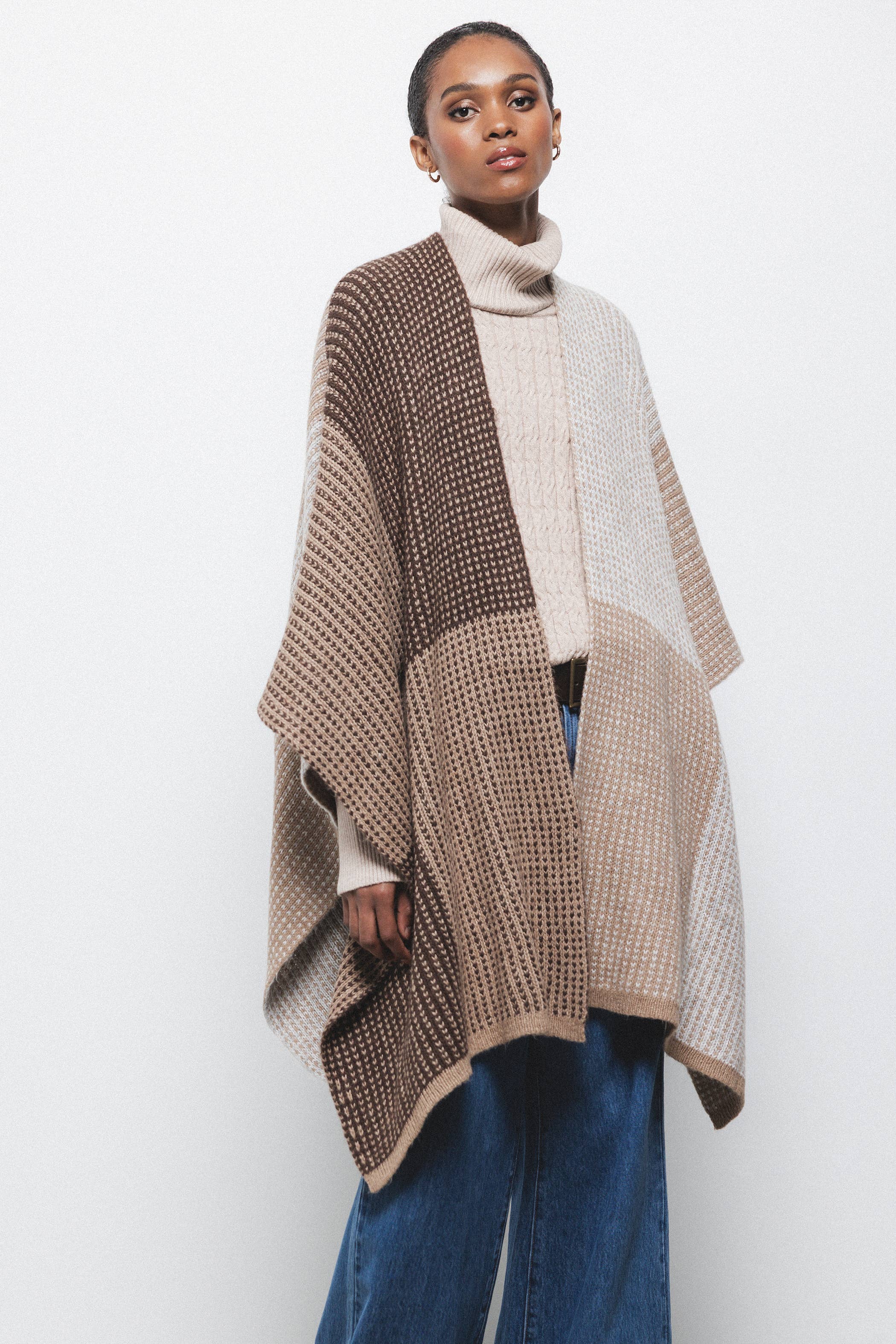 Lanidor - Wholesale Coat - Women's - Knitted Cape (446681-17)