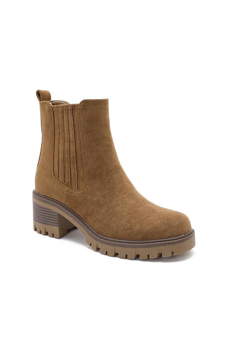 Joia Paris - Wholesale Boots - Women's - Women's ankle boots with block heel and lug sole WZ-714