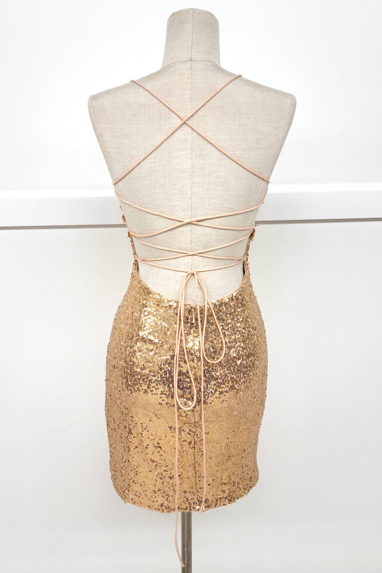 Chicas - Wholesale Jurk - Dames - Bodycon pailletten mini-jurk met bloemen en bandjes C80725