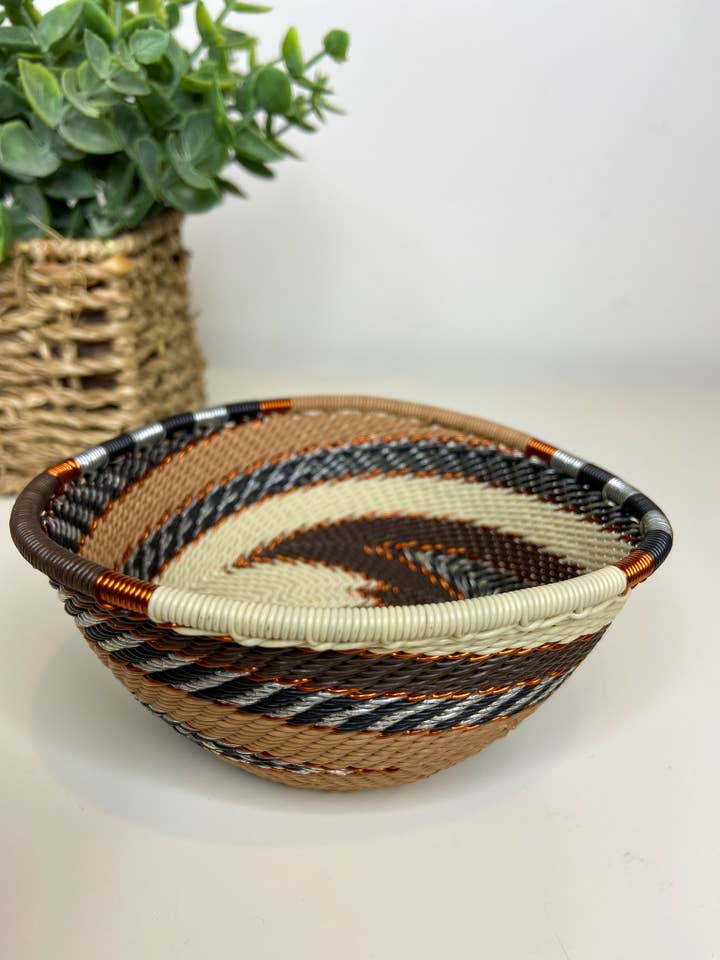 Small Triangle Bowl - Silver Sands for wholesale by Eve & Nico Gifts & Home Decor