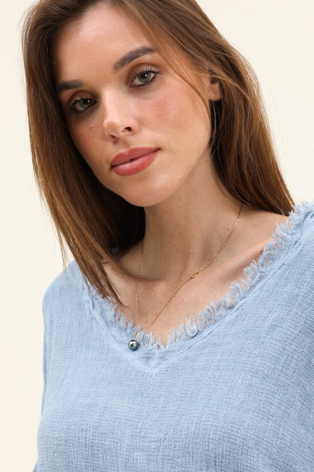 LÉA & LUC - Wholesale Blouse – Women’s - Plain blouse in 50% Linen and 50% Cotton REF. 982846
