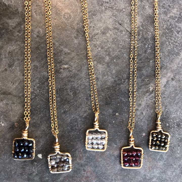 Sonya Renee Jewelry - Vendita all'ingrosso Collana con ciondolo/pendaglio - Collana Posh Micro Quadrata1