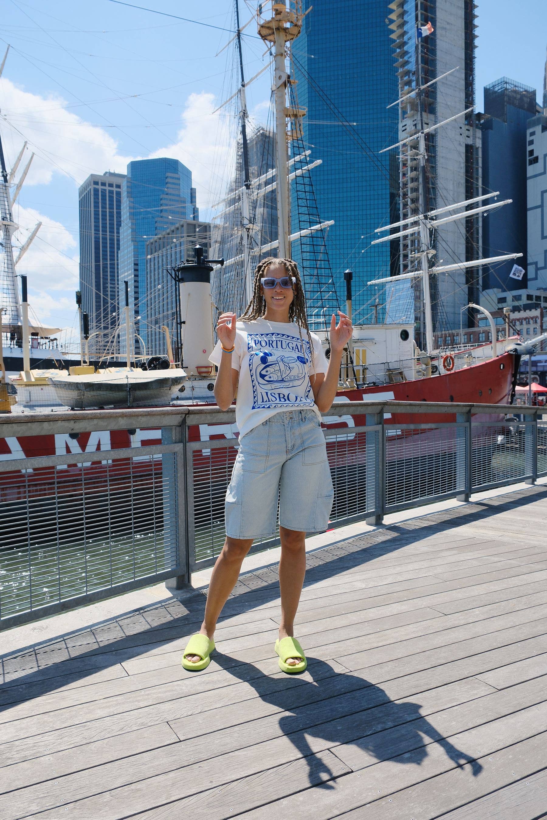 Mure and Grand - Wholesale Screen Printed T-Shirt - Women's - Lisbon Portugal Graphic T-Shirt5