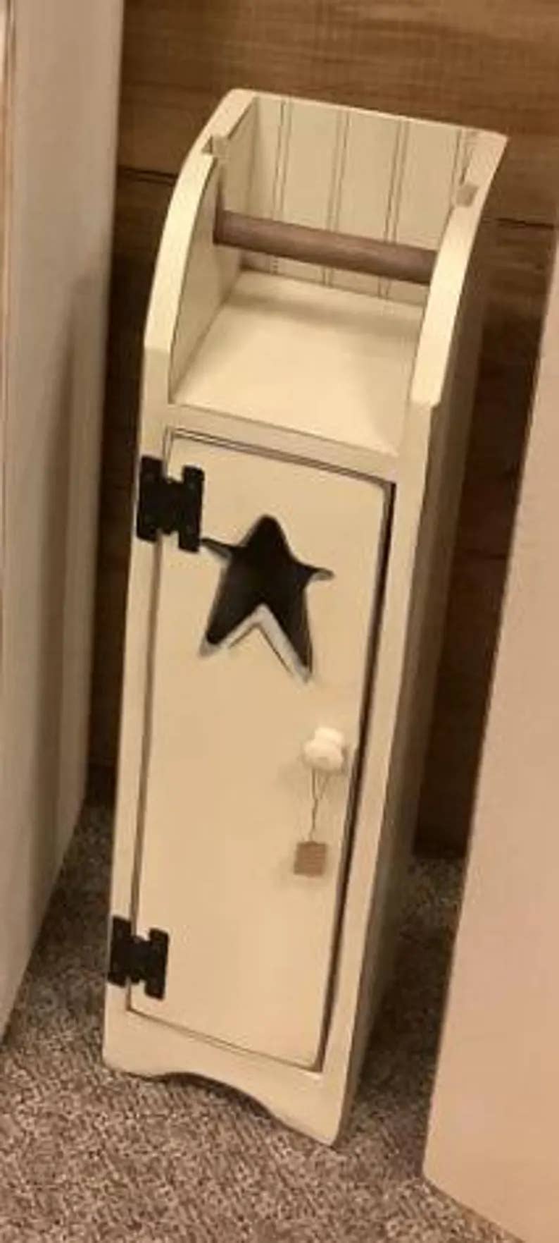 The Birdhouse Barn - Wholesale Toilet paper holder - Primitive Wood toilet paper holder