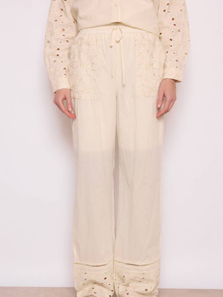 C002 CALÇAS BORDADAS por atacado de MYSTERY JANE