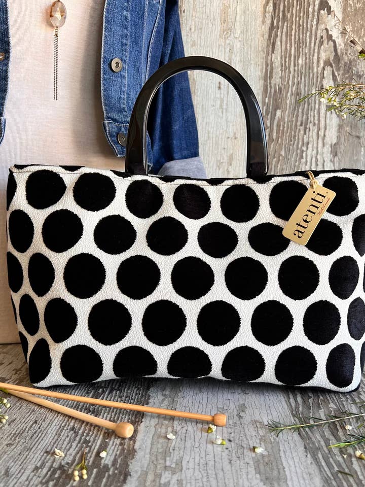 Spot on Night Divina for wholesale by Atenti