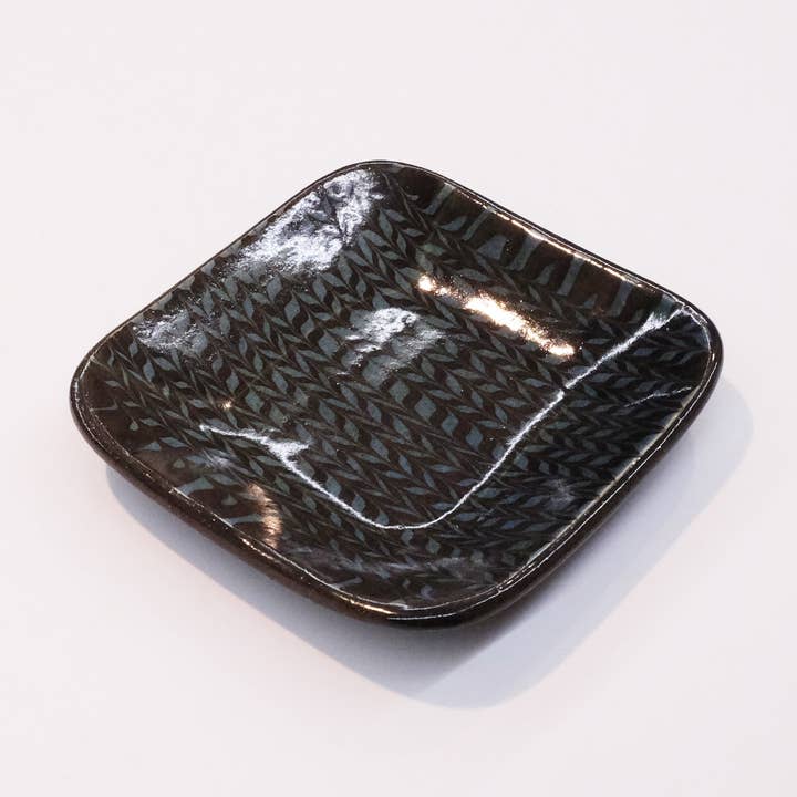 Kleine vierkante borden van Giran Sagawa voor wholesale door wagumi