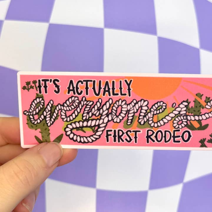 Ordinary Joy Studio – wholesale Klistermärke – Det är allas första rodeo västerländsk stil cowgirl-klistermärke