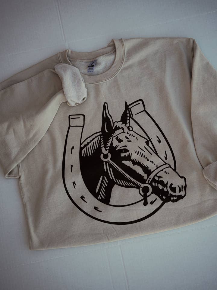 TEE CON FERRI DI CAVALLO/TESTA DI CAVALLO | GIROCOLLO per la vendita all'ingrosso da parte di Summer Tees