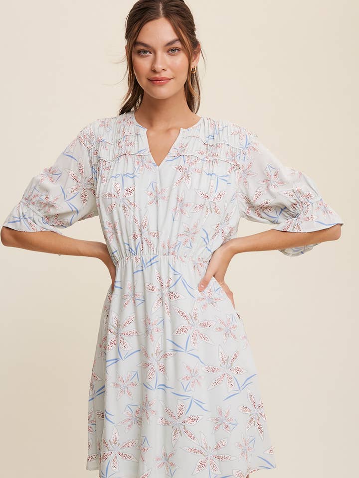 Mini abito con maniche a volant floreali per la vendita all'ingrosso da parte di Listicle