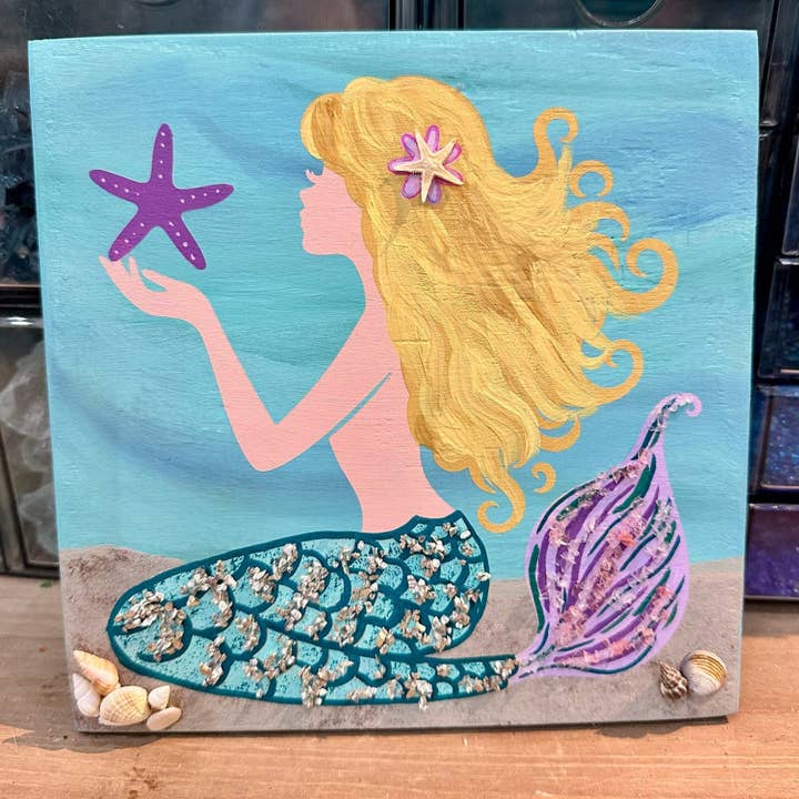 Sirena Sentada CUADRADO - P014159 para venta al por mayor de Paisley Grace Makery