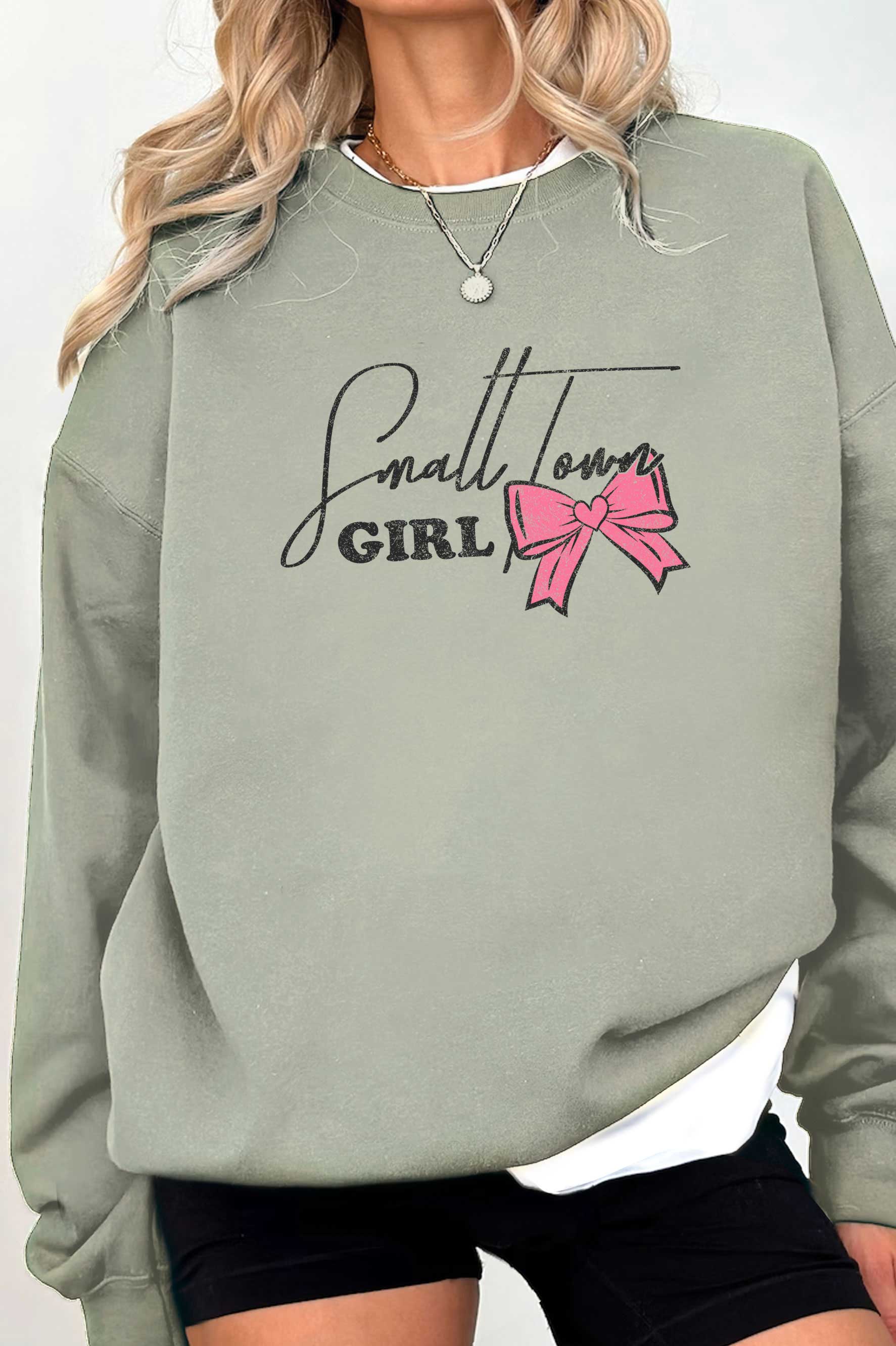 Rustee Clothing – Engroshandel Grafisk Sweatshirt - Dame – SMALL TOWN GIRL RIBBON BOW MINERAL BRUSHED SWEATSHIRTS8