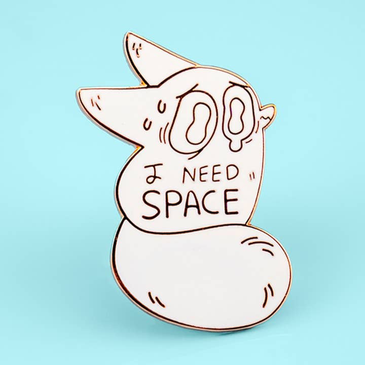 J'ai besoin d'espace - Broche en émail Anxiety pour la vente par Anxiety Fox