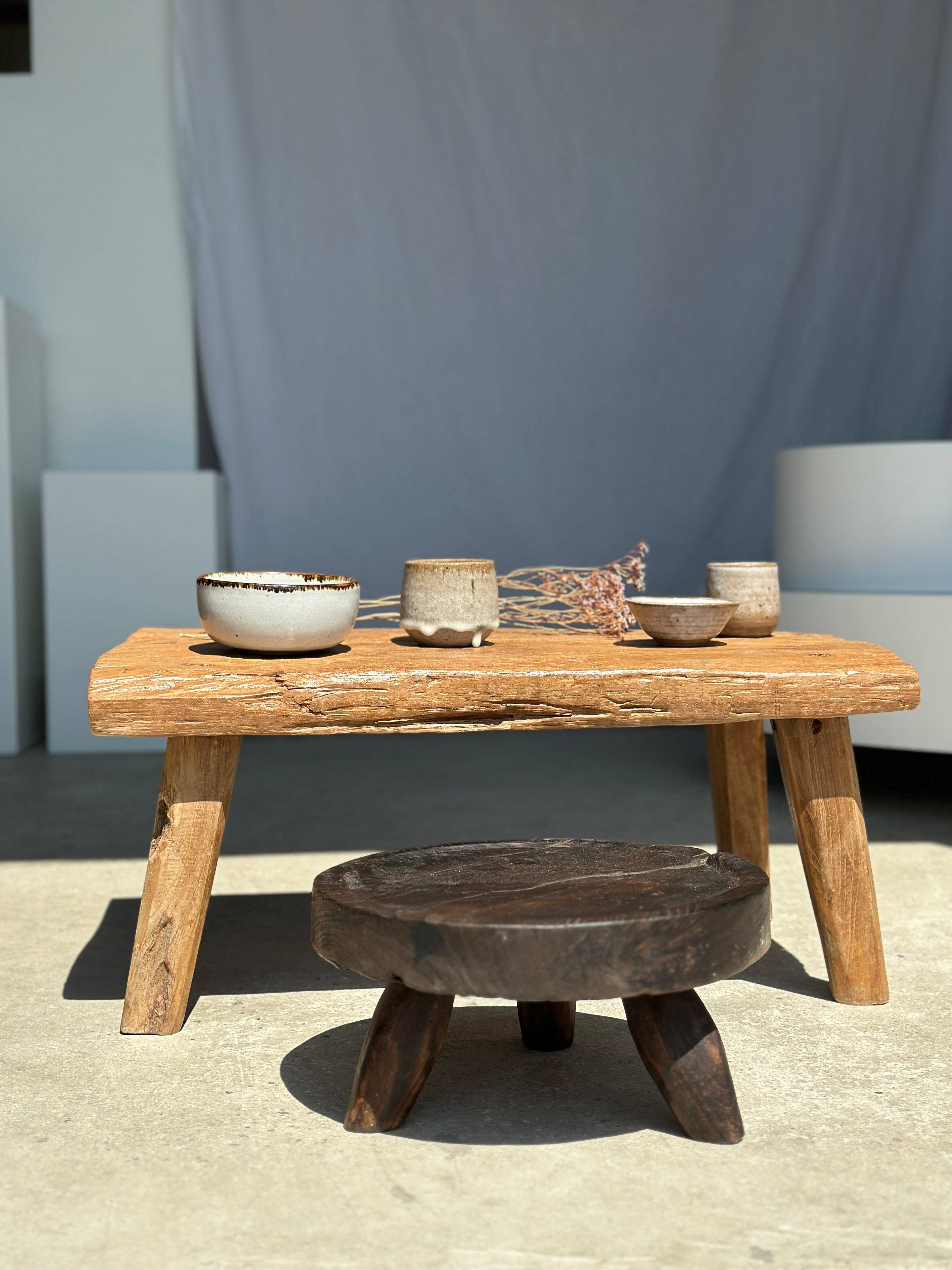 Office Objets – Großhandel Beistelltisch – Kleiner leichter Couchtisch aus hellem Teakholz mit vier Beinen H: 30 L: 63,5 B: 40 cm67