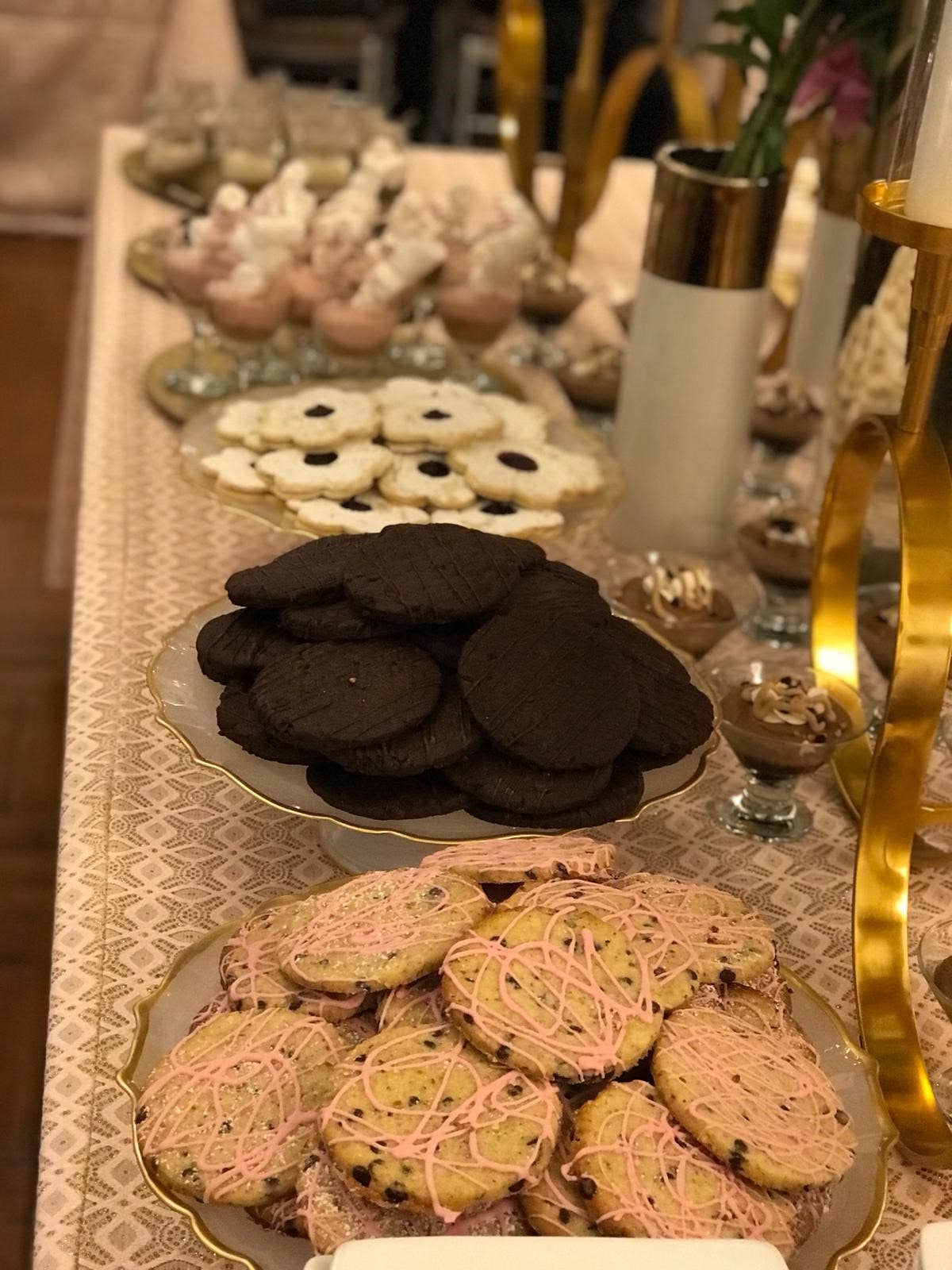 CLASSIC TOUCH DECOR INC. - Wholesale Cake Stand - White Alabaster Cake Stand With Gold Trim  13" x 6''2