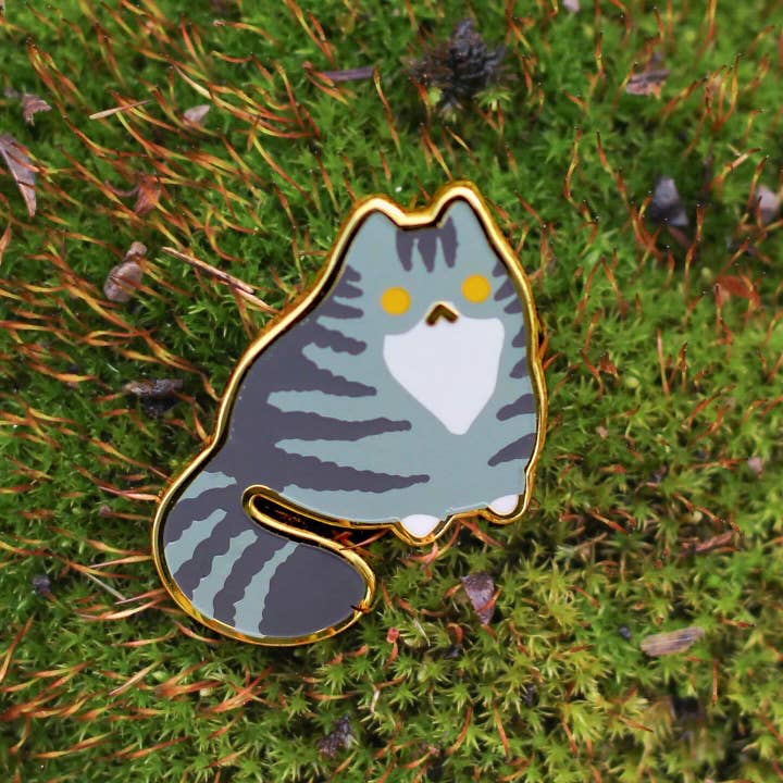 Heartel Design - Vendita all'ingrosso Spilla da bavero - Spilla in smalto Muffin il Mini Gattino Tigrato Grigio!