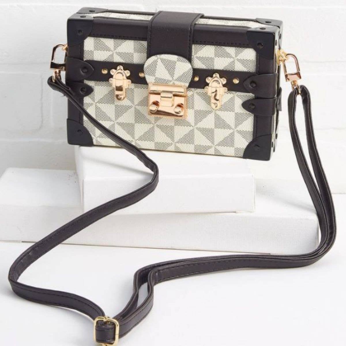 lv cosmetic bolsa dupe