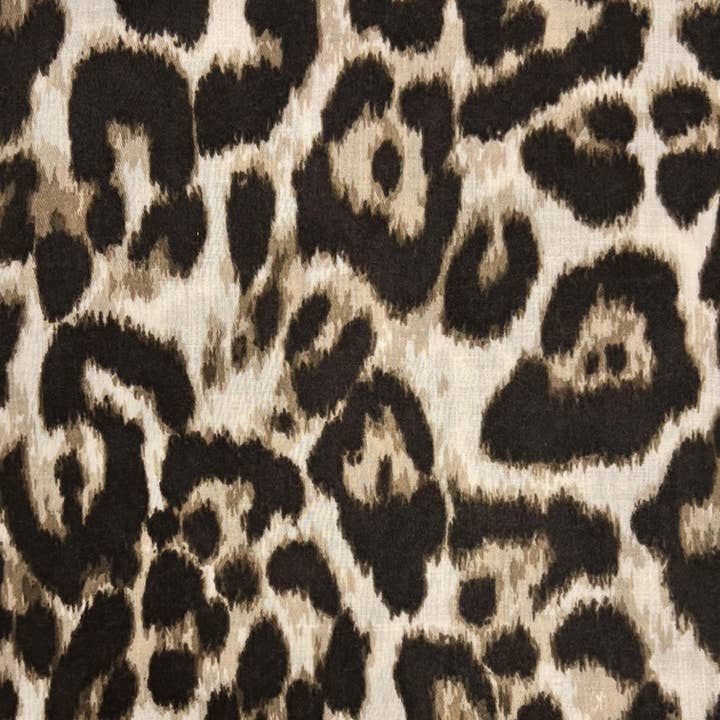London Scarves - Wholesale Scarf - Women's - Classic leopard print scarf1
