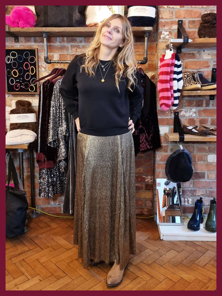 Daphne-Rock in Gold für den Großhandel von NOOKI DESIGN LTD