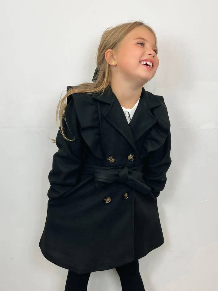 MINI MIGNON PARIS – Großhandel Jacke – Kinder – Gefütterte Mädchenjacke mit Rüschen und Gürtel