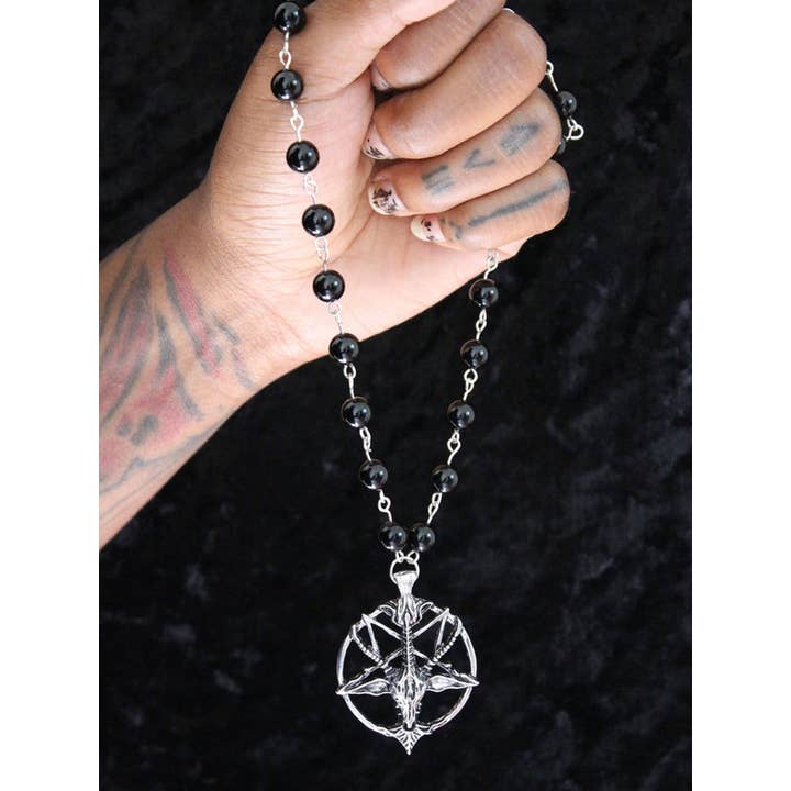 Skull And Sheep Head Round Necklace for wholesale by Tourtiwi