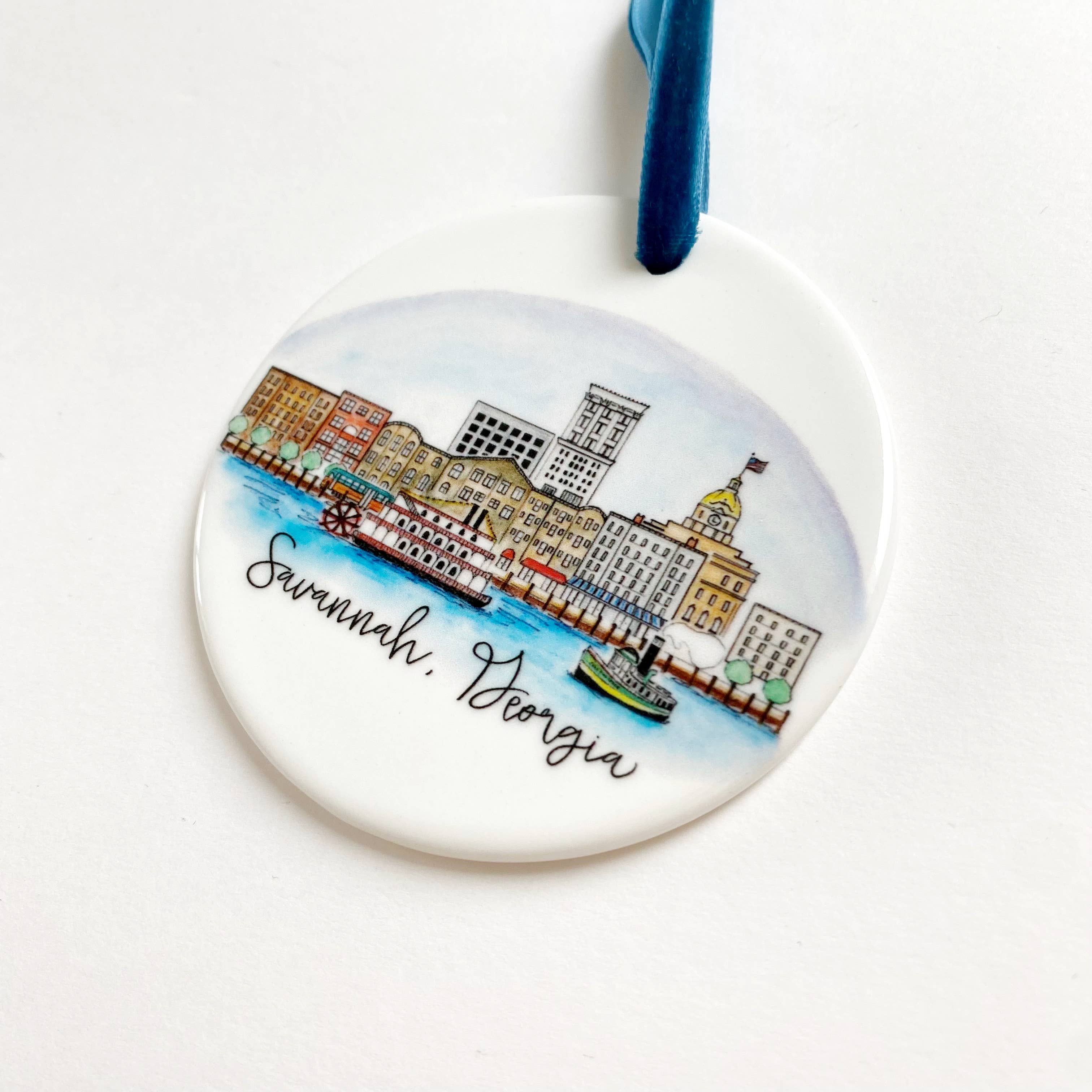 Natty Michelle Paperie - Venta al por mayor Adornos - Adorno de cerámica de Savannah, Georgia.1