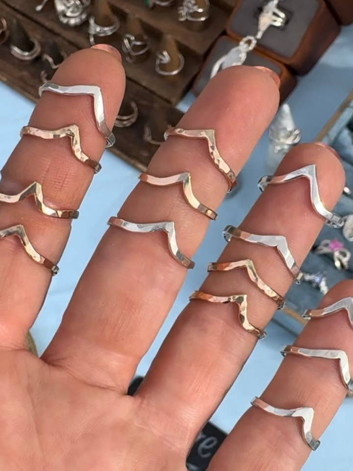 Anel Chevron Preenchido a Ouro por atacado de Simple Drip Jewelry