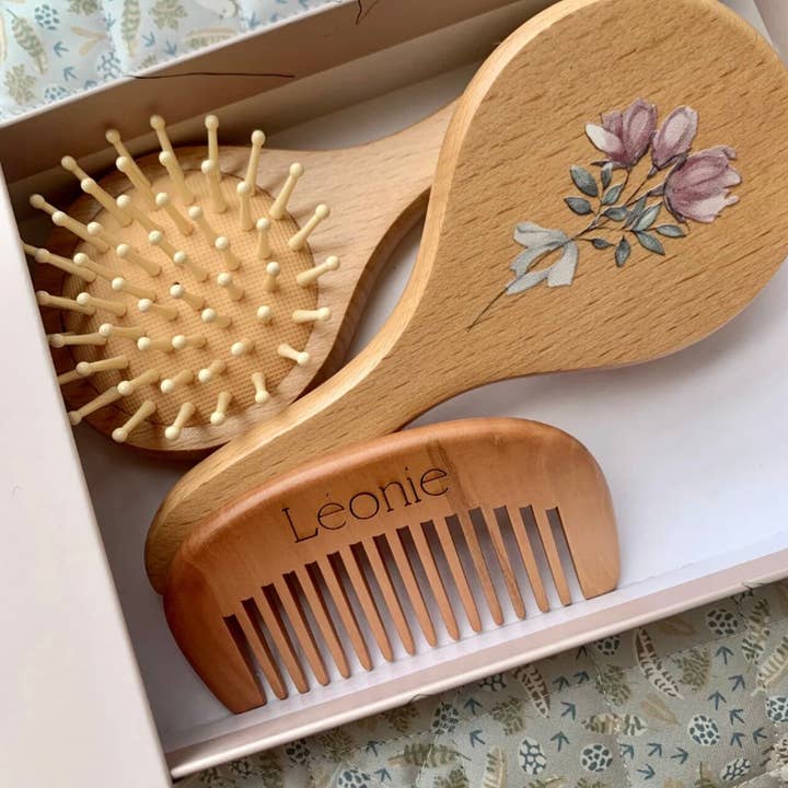 Tulip Brush Set (3 Pieces) for wholesale by Ley Burlon Group