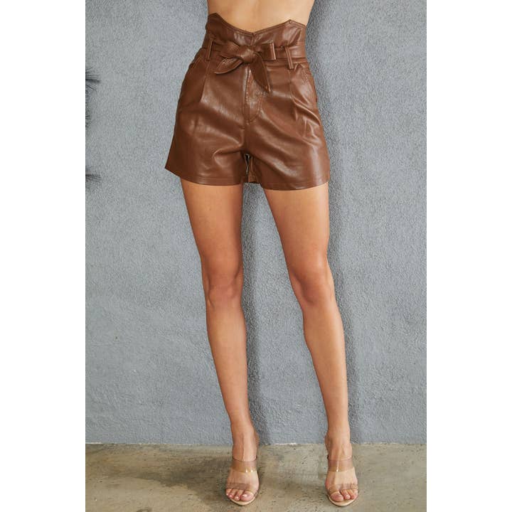 HØJ TALJE PAPIRPOSE PU SHORTS MED BINDEBÆLTE (60108-BRUN) for engroshandel hos VENTI6