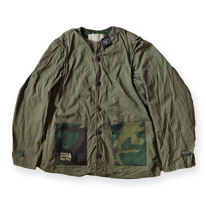 Manteau de combat 7GS série 4 pour la vente par Hungry Ghost Press
