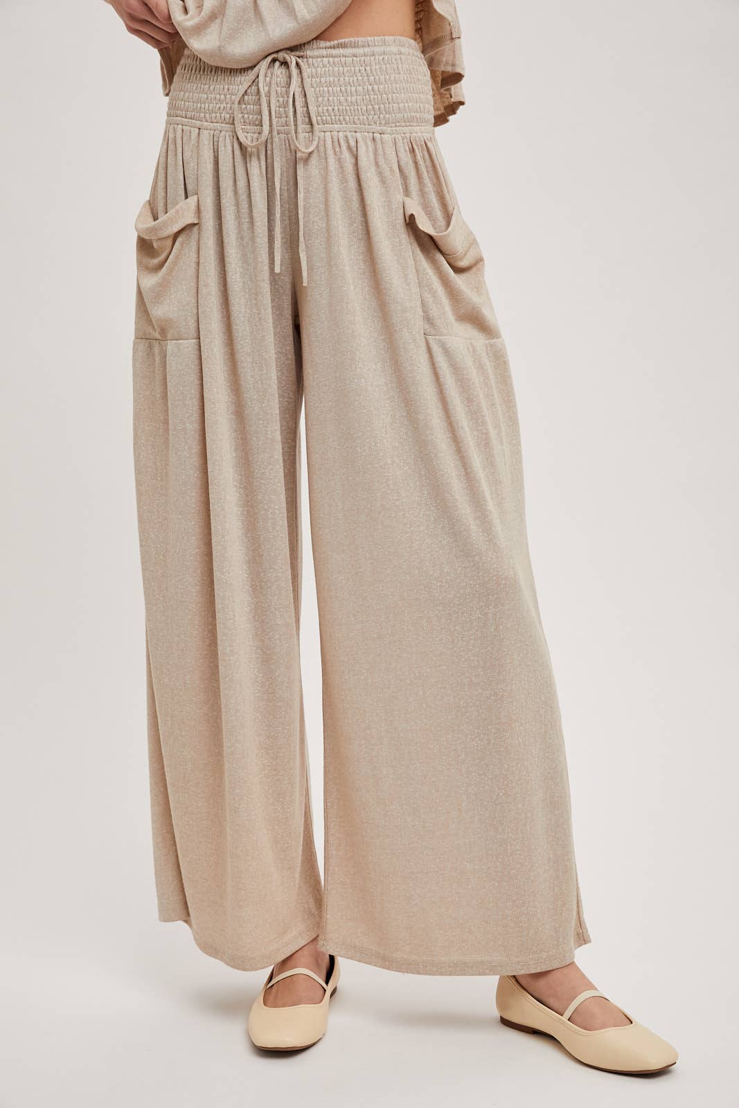 Bluivy – wholesale Set med topp och byxa – Dam – AVSLAPPNAD STICKAD SMOCKAD TOPP OCH BREDA BYXOR SET8