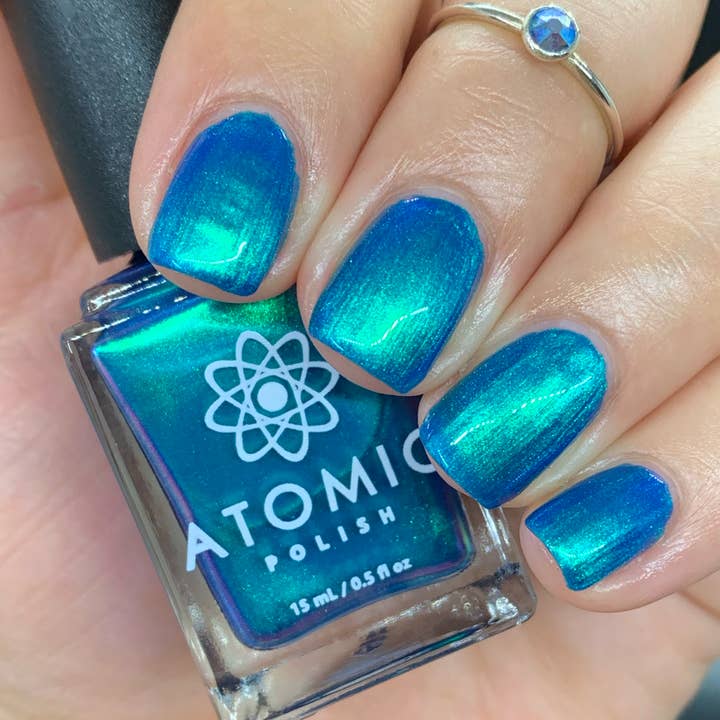 Atomic Polish – Großhandel Nagellacke – Glaucus Royalblau Farbwechselnder Nagellack