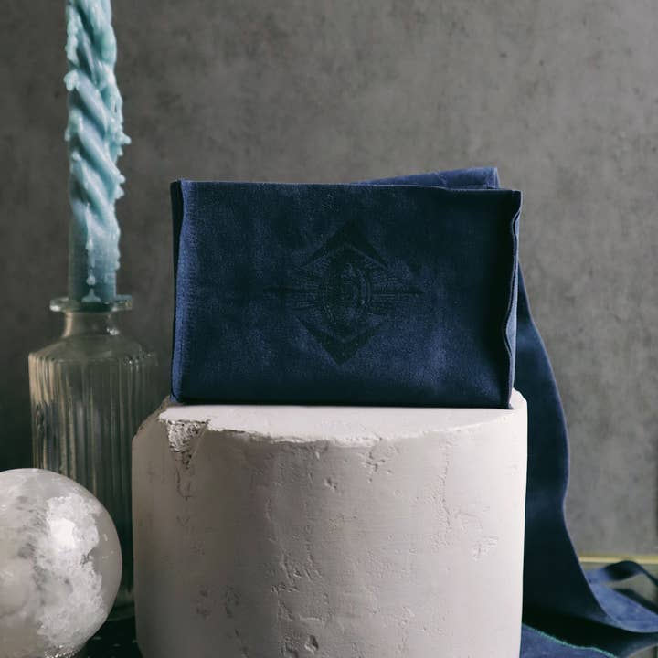 Prisma Visions – wholesale Tarot cards – The Prisma Visions Satchel2